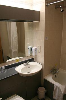 Days - Tibshelf Отель 3*